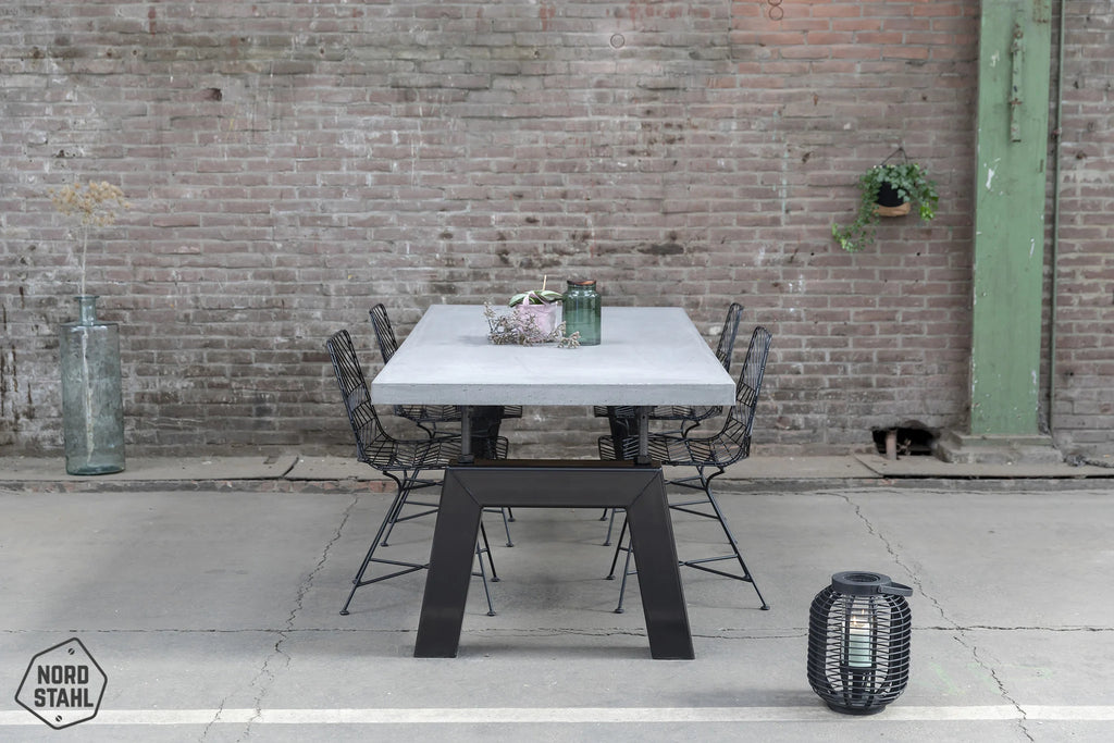 Industriele eettafel met Nordstahl Bridge leg tafelpoten