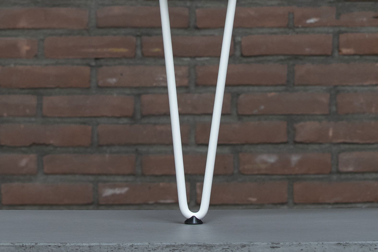 Detail van Nordstahl Hairpin salonpoot wit