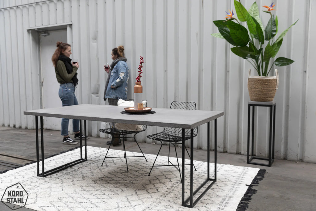 Nordstahl Twin U leg tafelpoten in modern interieur